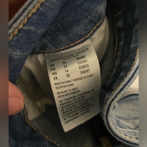 American Eagle ripped jeans - Picture 3 of 3